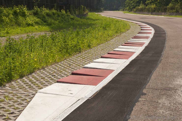 Jau šajā nedēļas nogalē autosportistiem un skatītājiem būs iespēja pilnvērtīgi novērtēt uzlabojumus, kas veikti rekonstruētajā Biķernieku trasē Jau šajā nedēļas nogalē autosportistiem un skatītājiem būs iespēja pilnvērtīgi novērtēt uzlabojumus, kas veikti rekonstruētajā Biķernieku trasē 158004