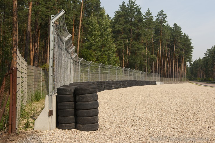 Jau šajā nedēļas nogalē autosportistiem un skatītājiem būs iespēja pilnvērtīgi novērtēt uzlabojumus, kas veikti rekonstruētajā Biķernieku trasē Jau šajā nedēļas nogalē autosportistiem un skatītājiem būs iespēja pilnvērtīgi novērtēt uzlabojumus, kas veikti rekonstruētajā Biķernieku trasē 158007