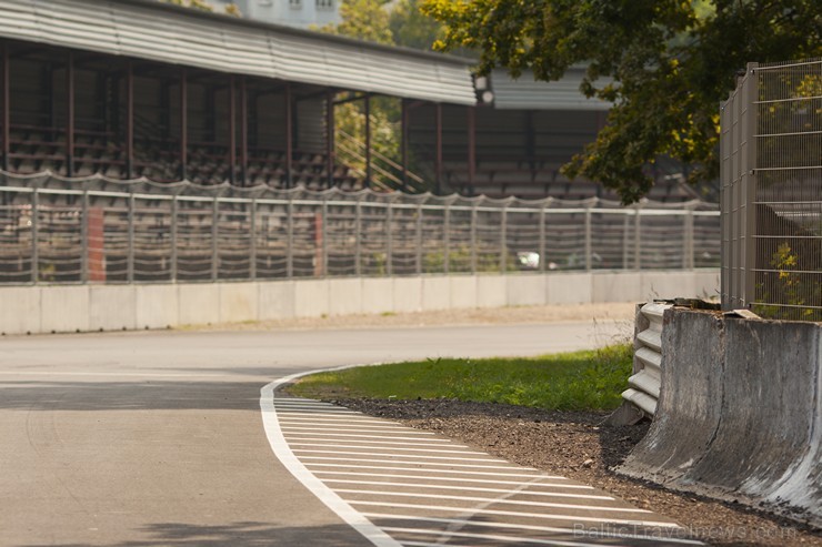 Jau šajā nedēļas nogalē autosportistiem un skatītājiem būs iespēja pilnvērtīgi novērtēt uzlabojumus, kas veikti rekonstruētajā Biķernieku trasē Jau šajā nedēļas nogalē autosportistiem un skatītājiem būs iespēja pilnvērtīgi novērtēt uzlabojumus, kas veikti rekonstruētajā Biķernieku trasē 158024