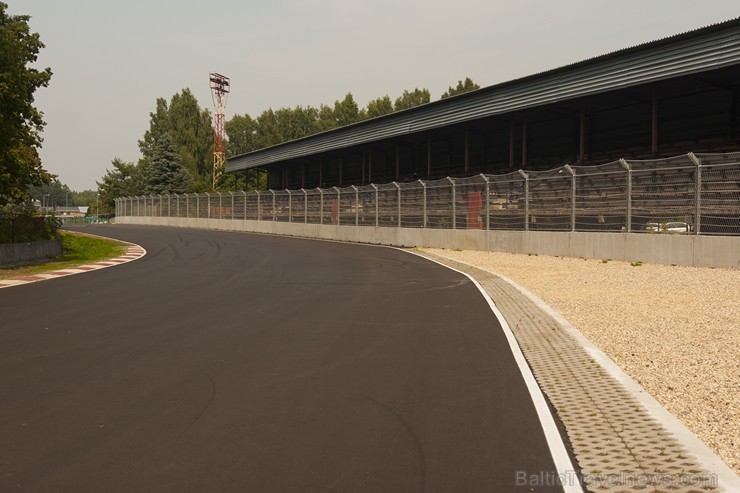 Jau šajā nedēļas nogalē autosportistiem un skatītājiem būs iespēja pilnvērtīgi novērtēt uzlabojumus, kas veikti rekonstruētajā Biķernieku trasē Jau šajā nedēļas nogalē autosportistiem un skatītājiem būs iespēja pilnvērtīgi novērtēt uzlabojumus, kas veikti rekonstruētajā Biķernieku trasē 158030