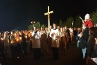 Lielais Tautas Krustaceļš Aglonā pulcē tūkstošiem ticīgo