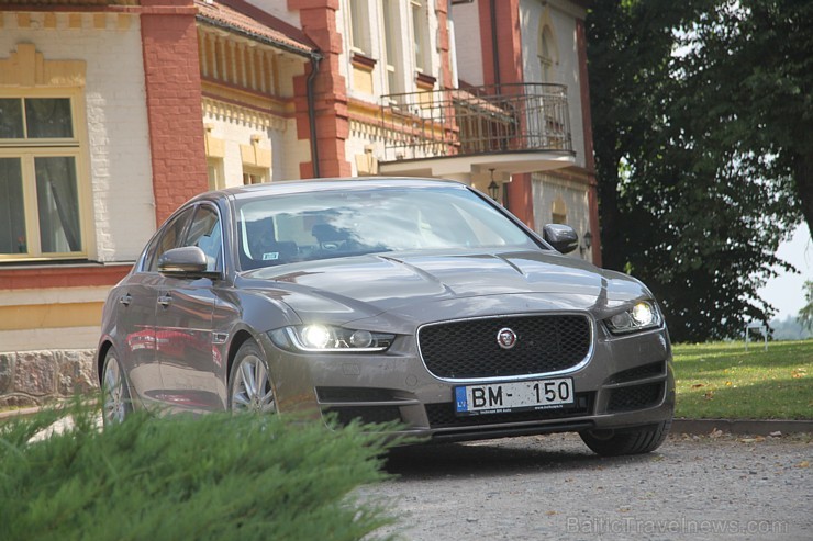 Travelnews.lv redakcija ceļo ar jauno Jaguar XE uz Vidzemi un Latgali, lai izbaudītu britu automobiļa šarmu Latvijas ceļos Travelnews.lv redakcija ceļo ar jauno Jaguar XE uz Vidzemi un Latgali, lai izbaudītu britu automobiļa šarmu Latvijas ceļos 158471