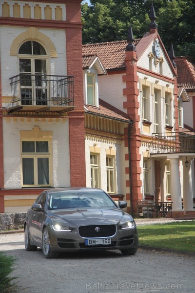 Travelnews.lv redakcija ceļo ar jauno Jaguar XE uz Vidzemi un Latgali, lai izbaudītu britu automobiļa šarmu Latvijas ceļos Travelnews.lv redakcija ceļo ar jauno Jaguar XE uz Vidzemi un Latgali, lai izbaudītu britu automobiļa šarmu Latvijas ceļos 158472