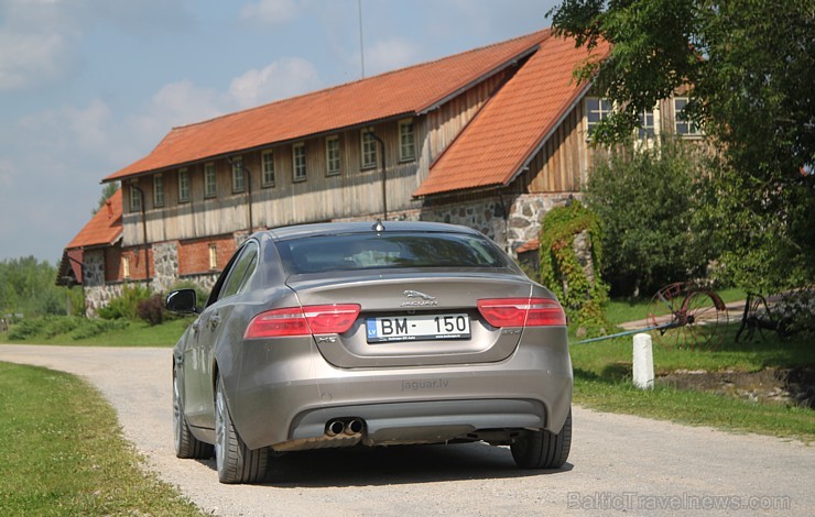 Travelnews.lv redakcija ceļo ar jauno Jaguar XE uz Vidzemi un Latgali, lai izbaudītu britu automobiļa šarmu Latvijas ceļos Travelnews.lv redakcija ceļo ar jauno Jaguar XE uz Vidzemi un Latgali, lai izbaudītu britu automobiļa šarmu Latvijas ceļos 158473
