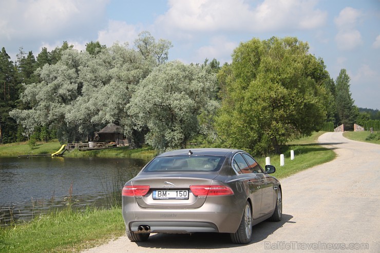 Travelnews.lv redakcija ceļo ar jauno Jaguar XE uz Vidzemi un Latgali, lai izbaudītu britu automobiļa šarmu Latvijas ceļos Travelnews.lv redakcija ceļo ar jauno Jaguar XE uz Vidzemi un Latgali, lai izbaudītu britu automobiļa šarmu Latvijas ceļos 158474