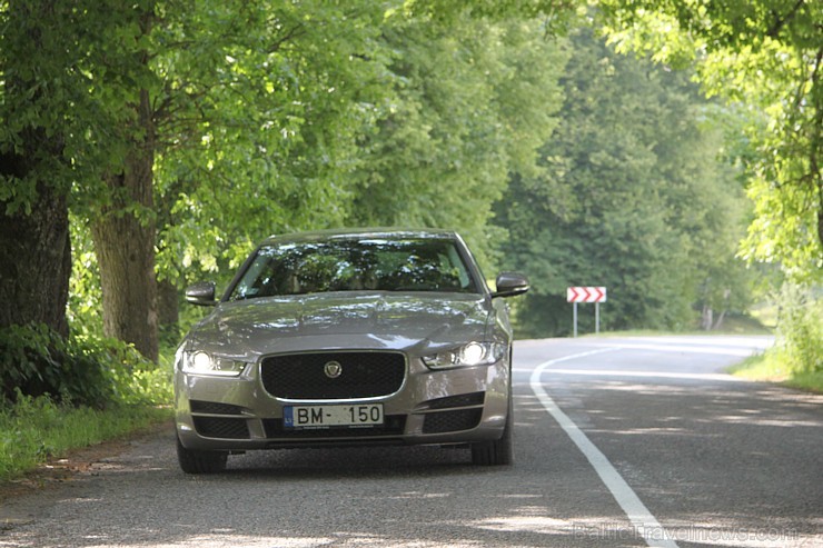 Travelnews.lv redakcija ceļo ar jauno Jaguar XE uz Vidzemi un Latgali, lai izbaudītu britu automobiļa šarmu Latvijas ceļos Travelnews.lv redakcija ceļo ar jauno Jaguar XE uz Vidzemi un Latgali, lai izbaudītu britu automobiļa šarmu Latvijas ceļos 158476