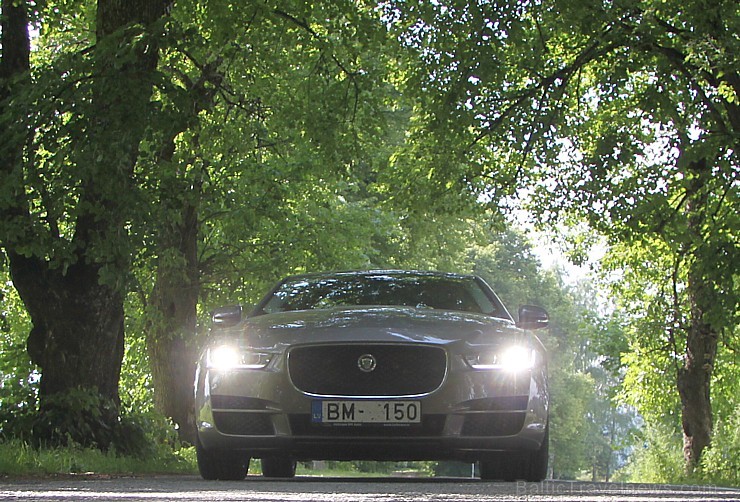 Travelnews.lv redakcija ceļo ar jauno Jaguar XE uz Vidzemi un Latgali, lai izbaudītu britu automobiļa šarmu Latvijas ceļos Travelnews.lv redakcija ceļo ar jauno Jaguar XE uz Vidzemi un Latgali, lai izbaudītu britu automobiļa šarmu Latvijas ceļos 158477