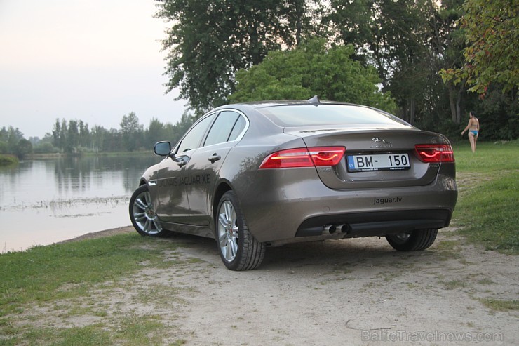 Travelnews.lv redakcija ceļo ar jauno Jaguar XE uz Vidzemi un Latgali, lai izbaudītu britu automobiļa šarmu Latvijas ceļos Travelnews.lv redakcija ceļo ar jauno Jaguar XE uz Vidzemi un Latgali, lai izbaudītu britu automobiļa šarmu Latvijas ceļos 158482