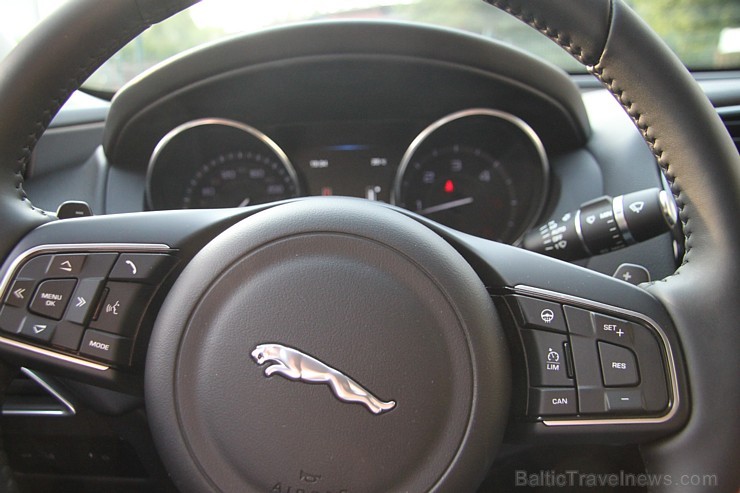 Travelnews.lv redakcija ceļo ar jauno Jaguar XE uz Vidzemi un Latgali, lai izbaudītu britu automobiļa šarmu Latvijas ceļos Travelnews.lv redakcija ceļo ar jauno Jaguar XE uz Vidzemi un Latgali, lai izbaudītu britu automobiļa šarmu Latvijas ceļos 158484