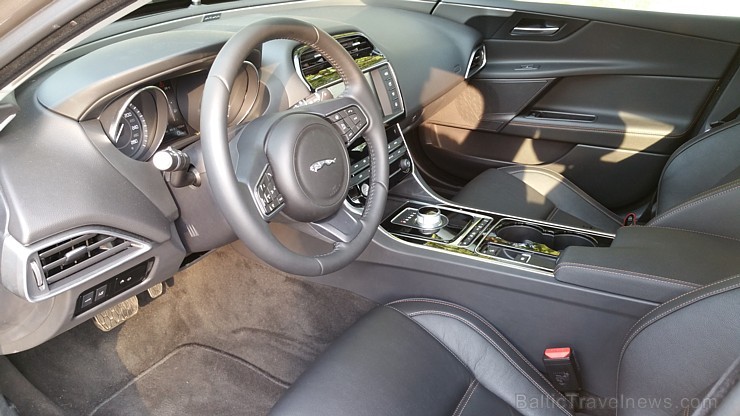 Travelnews.lv redakcija ceļo ar jauno Jaguar XE uz Vidzemi un Latgali, lai izbaudītu britu automobiļa šarmu Latvijas ceļos Travelnews.lv redakcija ceļo ar jauno Jaguar XE uz Vidzemi un Latgali, lai izbaudītu britu automobiļa šarmu Latvijas ceļos 158485