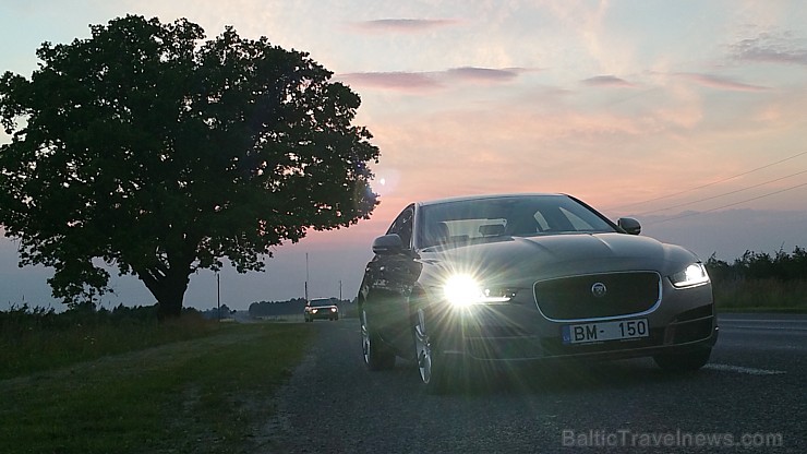 Travelnews.lv redakcija ceļo ar jauno Jaguar XE uz Vidzemi un Latgali, lai izbaudītu britu automobiļa šarmu Latvijas ceļos Travelnews.lv redakcija ceļo ar jauno Jaguar XE uz Vidzemi un Latgali, lai izbaudītu britu automobiļa šarmu Latvijas ceļos 158496