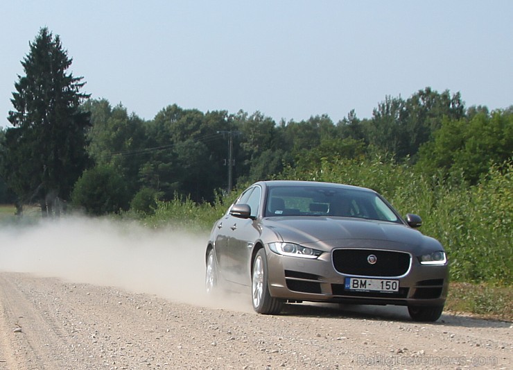 Travelnews.lv redakcija ceļo ar jauno Jaguar XE uz Vidzemi un Latgali, lai izbaudītu britu automobiļa šarmu Latvijas ceļos Travelnews.lv redakcija ceļo ar jauno Jaguar XE uz Vidzemi un Latgali, lai izbaudītu britu automobiļa šarmu Latvijas ceļos 158518