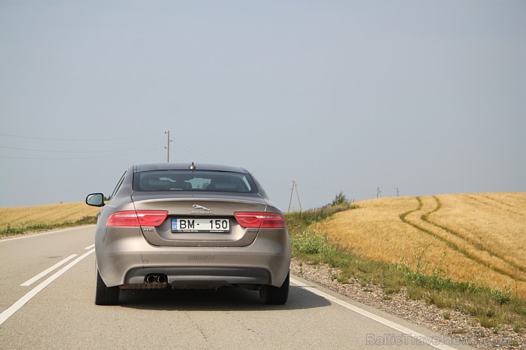 Travelnews.lv redakcija ceļo ar jauno Jaguar XE uz Vidzemi un Latgali, lai izbaudītu britu automobiļa šarmu Latvijas ceļos Travelnews.lv redakcija ceļo ar jauno Jaguar XE uz Vidzemi un Latgali, lai izbaudītu britu automobiļa šarmu Latvijas ceļos 158522