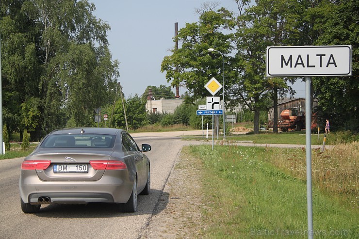 Travelnews.lv redakcija ceļo ar jauno Jaguar XE uz Vidzemi un Latgali, lai izbaudītu britu automobiļa šarmu Latvijas ceļos Travelnews.lv redakcija ceļo ar jauno Jaguar XE uz Vidzemi un Latgali, lai izbaudītu britu automobiļa šarmu Latvijas ceļos 158526