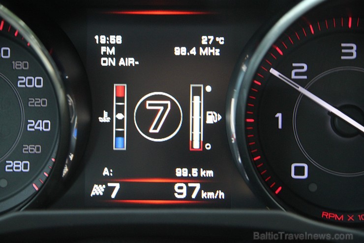 Travelnews.lv redakcija ceļo ar jauno Jaguar XE uz Vidzemi un Latgali, lai izbaudītu britu automobiļa šarmu Latvijas ceļos Travelnews.lv redakcija ceļo ar jauno Jaguar XE uz Vidzemi un Latgali, lai izbaudītu britu automobiļa šarmu Latvijas ceļos 158531