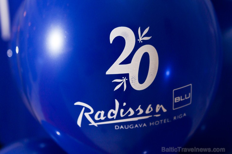 Pilna servisa starptautiskā viesnīca Radisson Blu Daugava Hotel kopā ar tās ilggadējiem darbiniekiem atzīmē 20 gadu jubileju Pilna servisa starptautiskā viesnīca Radisson Blu Daugava Hotel kopā ar tās ilggadējiem darbiniekiem atzīmē 20 gadu jubileju 159574