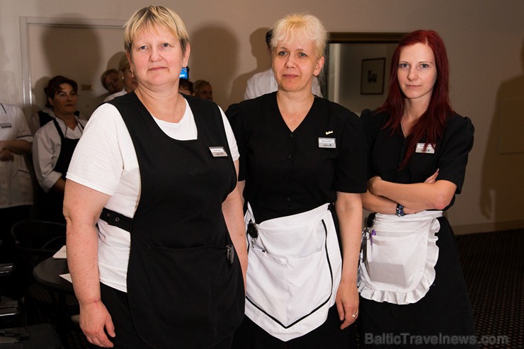 Pilna servisa starptautiskā viesnīca Radisson Blu Daugava Hotel kopā ar tās ilggadējiem darbiniekiem atzīmē 20 gadu jubileju Pilna servisa starptautiskā viesnīca Radisson Blu Daugava Hotel kopā ar tās ilggadējiem darbiniekiem atzīmē 20 gadu jubileju 159597
