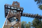Pastaiga starp koku galotnēm Anīkšču Reģionālajā parkā, Lietuvā