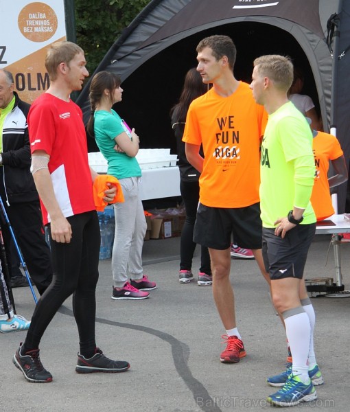 «Nike Riga Run» treniņi pulcē Mežaparkā simtiem sportisku ļaužu, jo 13.09.2015 (svētdien) entuziasti un profesionāļi sacentīsies lielākajā rudens sta «Nike Riga Run» treniņi pulcē Mežaparkā simtiem sportisku ļaužu, jo 13.09.2015 (svētdien) entuziasti un profesionāļi sacentīsies lielākajā rudens sta 159848