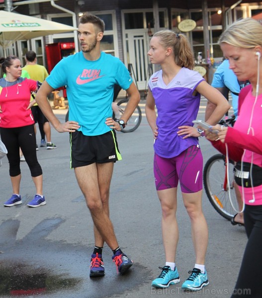 «Nike Riga Run» treniņi pulcē Mežaparkā simtiem sportisku ļaužu, jo 13.09.2015 (svētdien) entuziasti un profesionāļi sacentīsies lielākajā rudens sta «Nike Riga Run» treniņi pulcē Mežaparkā simtiem sportisku ļaužu, jo 13.09.2015 (svētdien) entuziasti un profesionāļi sacentīsies lielākajā rudens sta 159849