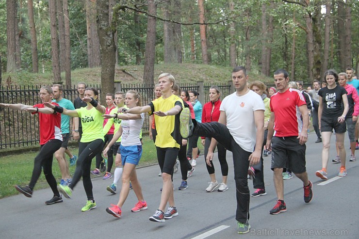 «Nike Riga Run» treniņi pulcē Mežaparkā simtiem sportisku ļaužu, jo 13.09.2015 (svētdien) entuziasti un profesionāļi sacentīsies lielākajā rudens sta «Nike Riga Run» treniņi pulcē Mežaparkā simtiem sportisku ļaužu, jo 13.09.2015 (svētdien) entuziasti un profesionāļi sacentīsies lielākajā rudens sta 159856