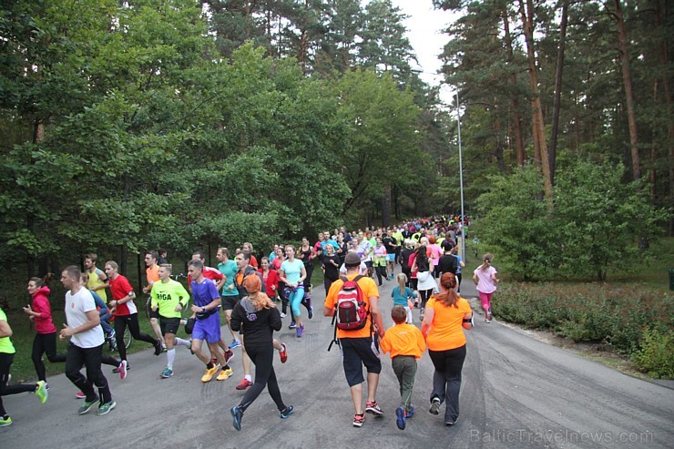 «Nike Riga Run» treniņi pulcē Mežaparkā simtiem sportisku ļaužu, jo 13.09.2015 (svētdien) entuziasti un profesionāļi sacentīsies lielākajā rudens sta «Nike Riga Run» treniņi pulcē Mežaparkā simtiem sportisku ļaužu, jo 13.09.2015 (svētdien) entuziasti un profesionāļi sacentīsies lielākajā rudens sta 159861