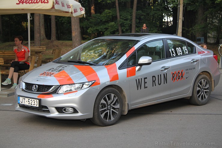 «Nike Riga Run» treniņi pulcē Mežaparkā simtiem sportisku ļaužu, jo 13.09.2015 (svētdien) entuziasti un profesionāļi sacentīsies lielākajā rudens sta «Nike Riga Run» treniņi pulcē Mežaparkā simtiem sportisku ļaužu, jo 13.09.2015 (svētdien) entuziasti un profesionāļi sacentīsies lielākajā rudens sta 159869