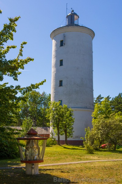 Akmeņu mūra tornis (diametrs 11,5 m), kura iekšpusē ir otrs tornis (diametrs 3,5 m). Torņa augstums (bez laternas) 29,6 m, laternas augstums (bez vēja Akmeņu mūra tornis (diametrs 11,5 m), kura iekšpusē ir otrs tornis (diametrs 3,5 m). Torņa augstums (bez laternas) 29,6 m, laternas augstums (bez vēja 159871