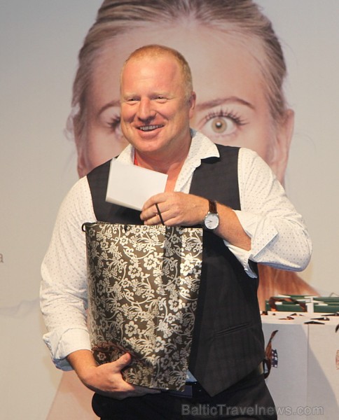«Riga Food 2015» izstādes laikā norisinājās bezalkoholisko kokteiļu bārmeņu sacensības «Evian Latvia Cup 2015» - žūrijas dalībnieks Arnis Bikšus «Riga Food 2015» izstādes laikā norisinājās bezalkoholisko kokteiļu bārmeņu sacensības «Evian Latvia Cup 2015» - žūrijas dalībnieks Arnis Bikšus 160133