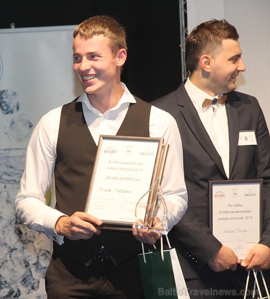 «Riga Food 2015» izstādes laikā norisinājās bezalkoholisko kokteiļu bārmeņu sacensības «Evian Latvia Cup 2015» «Riga Food 2015» izstādes laikā norisinājās bezalkoholisko kokteiļu bārmeņu sacensības «Evian Latvia Cup 2015» 160136