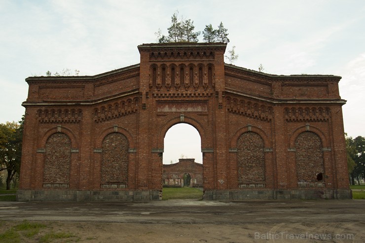 Manēža (celta 1903. – 1904.) bija Karostas militāro treniņu, vingrinājumu un svinīgu pasākumu norises vieta Manēža (celta 1903. – 1904.) bija Karostas militāro treniņu, vingrinājumu un svinīgu pasākumu norises vieta 161087