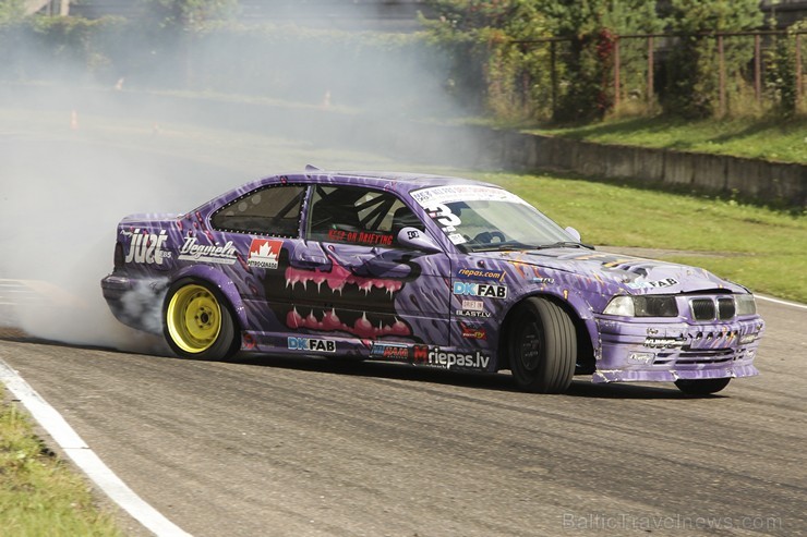 Ziemeļeiropas drifta čempionāta noslēgumā vairāk nekā 40 PRO drifteri piekūpina Biķernieku trasi Ziemeļeiropas drifta čempionāta noslēgumā vairāk nekā 40 PRO drifteri piekūpina Biķernieku trasi 161166