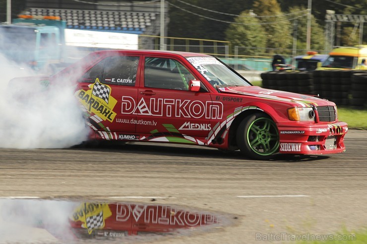 Ziemeļeiropas drifta čempionāta noslēgumā vairāk nekā 40 PRO drifteri piekūpina Biķernieku trasi Ziemeļeiropas drifta čempionāta noslēgumā vairāk nekā 40 PRO drifteri piekūpina Biķernieku trasi 161196