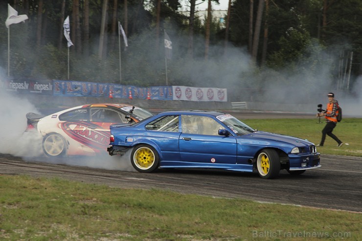 Ziemeļeiropas drifta čempionāta noslēgumā vairāk nekā 40 PRO drifteri piekūpina Biķernieku trasi Ziemeļeiropas drifta čempionāta noslēgumā vairāk nekā 40 PRO drifteri piekūpina Biķernieku trasi 161202