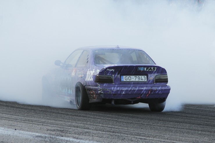 Ziemeļeiropas drifta čempionāta noslēgumā vairāk nekā 40 PRO drifteri piekūpina Biķernieku trasi Ziemeļeiropas drifta čempionāta noslēgumā vairāk nekā 40 PRO drifteri piekūpina Biķernieku trasi 161224