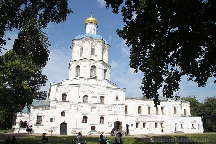 Černigovas garīgais seminārs (Черні́гівський коле́гіум), kas prezentē ukraiņu baroka laikmetu (1702). Vairāk informācijas - www.chernigiv-rada.gov.ua Černigovas garīgais seminārs (Черні́гівський коле́гіум), kas prezentē ukraiņu baroka laikmetu (1702). Vairāk informācijas - www.chernigiv-rada.gov.ua 161274