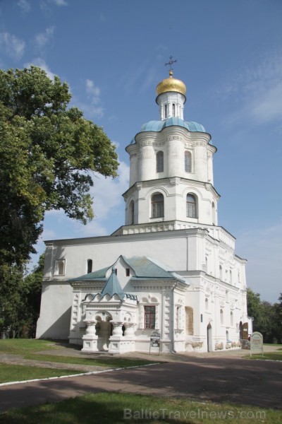 Černigovas garīgais seminārs (Черні́гівський коле́гіум), kas prezentē ukraiņu baroka laikmetu (1702). Vairāk informācijas - www.chernigiv-rada.gov.ua Černigovas garīgais seminārs (Черні́гівський коле́гіум), kas prezentē ukraiņu baroka laikmetu (1702). Vairāk informācijas - www.chernigiv-rada.gov.ua 161276