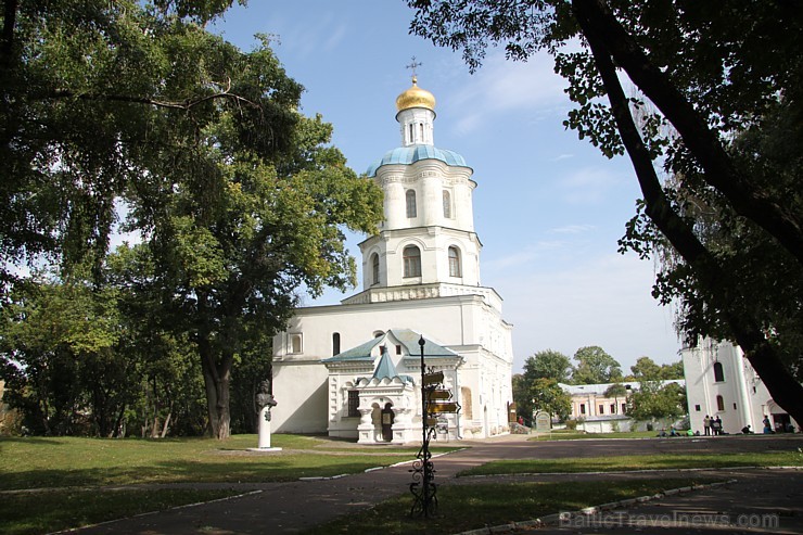 Černigovas garīgais seminārs (Черні́гівський коле́гіум), kas prezentē ukraiņu baroka laikmetu (1702). Vairāk informācijas - www.chernigiv-rada.gov.ua Černigovas garīgais seminārs (Черні́гівський коле́гіум), kas prezentē ukraiņu baroka laikmetu (1702). Vairāk informācijas - www.chernigiv-rada.gov.ua 161278