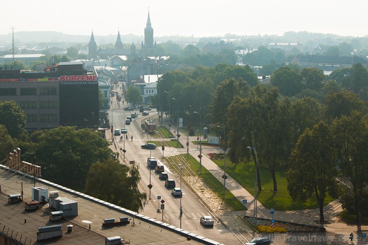 Travelnews.lv redakcija izmanto iespēju uzkāpt Svētās Trīsvienības katedrāles tornī, no kura paveras brīnišķīga Liepājas panorāma Travelnews.lv redakcija izmanto iespēju uzkāpt Svētās Trīsvienības katedrāles tornī, no kura paveras brīnišķīga Liepājas panorāma 161370