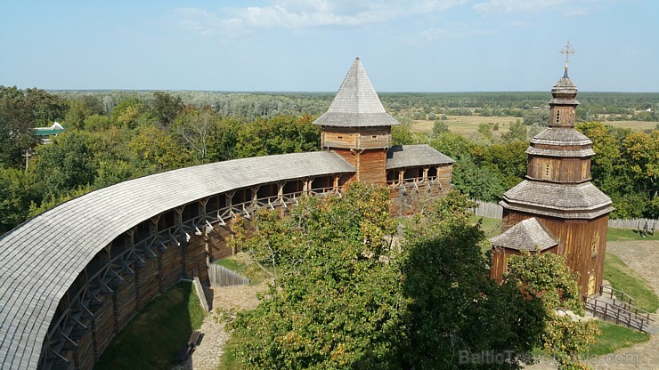 2008. gadā rekonstruētais Baturinas cietoksnis (18. gadsimta sākums). Vairāk informācijas - www.baturin-capital.gov.ua 2008. gadā rekonstruētais Baturinas cietoksnis (18. gadsimta sākums). Vairāk informācijas - www.baturin-capital.gov.ua 161380