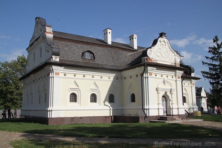 2008. gadā rekonstruētais Baturinas cietoksnis (18. gadsimta sākums). Vairāk informācijas - www.baturin-capital.gov.ua 2008. gadā rekonstruētais Baturinas cietoksnis (18. gadsimta sākums). Vairāk informācijas - www.baturin-capital.gov.ua 161401