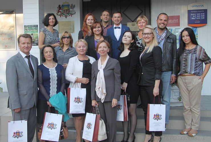 Latvijas Republikas goda konsulāts Čerņigovas apgabalā. Vairāk informācijas - www.chernigiv-rada.gov.ua Latvijas Republikas goda konsulāts Čerņigovas apgabalā. Vairāk informācijas - www.chernigiv-rada.gov.ua 161584