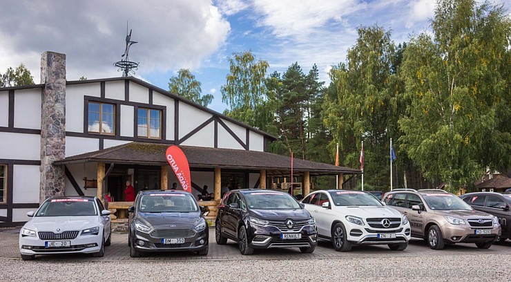 «Latvijas Gada auto 2016» rudens mediju testa brauciens dodas uz Roju 161624