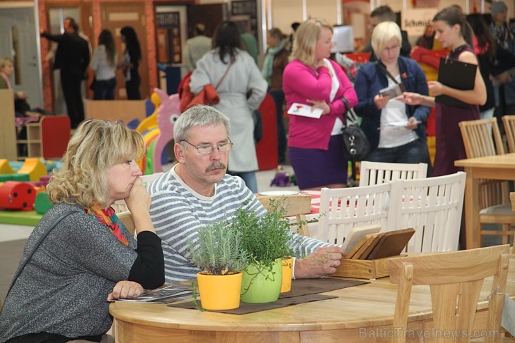 Ķīpsalas izstādes «Baltic Furniture 2015» un «Design Isle 2015» piesaista publiku. Vairāk informācijas - www.Bt1.lv Ķīpsalas izstādes «Baltic Furniture 2015» un «Design Isle 2015» piesaista publiku. Vairāk informācijas - www.Bt1.lv 162322