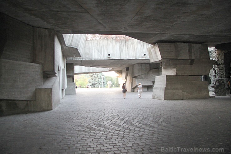 Travelnews.lv apskata padomju laika mantojuma monumentu «Dzimtene māte» Kijevā, kas ir 102 metrus augsts. Vairāk informācijas - www.kyivcity.travel Travelnews.lv apskata padomju laika mantojuma monumentu «Dzimtene māte» Kijevā, kas ir 102 metrus augsts. Vairāk informācijas - www.kyivcity.travel 162496