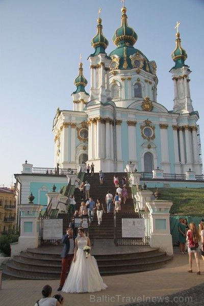 No Svētā Andreja katedrāles (1748—1767) paveras tāls un plašs skatiens uz Kijevu. Vairāk informācijas - www.kyivcity.travel No Svētā Andreja katedrāles (1748—1767) paveras tāls un plašs skatiens uz Kijevu. Vairāk informācijas - www.kyivcity.travel 162646