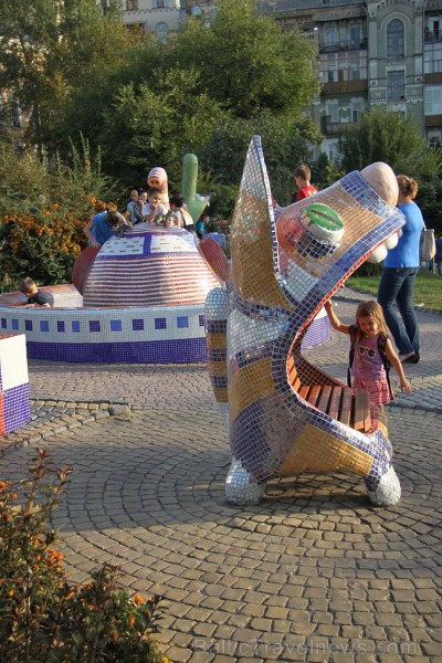 Kijeva akcentē nacionālo identitāti un ir draudzīga tūristiem. Vairāk informācijas - www.kyivcity.travel Kijeva akcentē nacionālo identitāti un ir draudzīga tūristiem. Vairāk informācijas - www.kyivcity.travel 162894