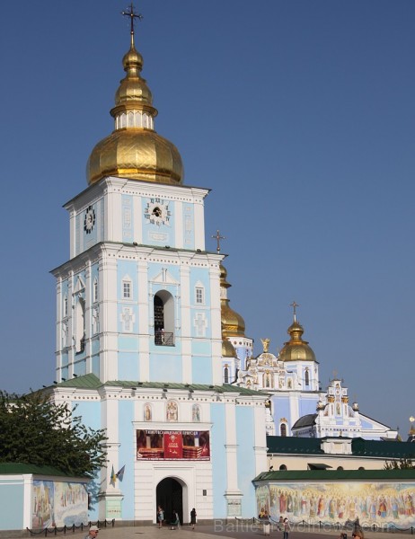 Travelnews.lv apmeklē Mihaila Zeltkupolu katedrāli Kijevā. Vairāk informācijas - www.kyivcity.travel Travelnews.lv apmeklē Mihaila Zeltkupolu katedrāli Kijevā. Vairāk informācijas - www.kyivcity.travel 163038