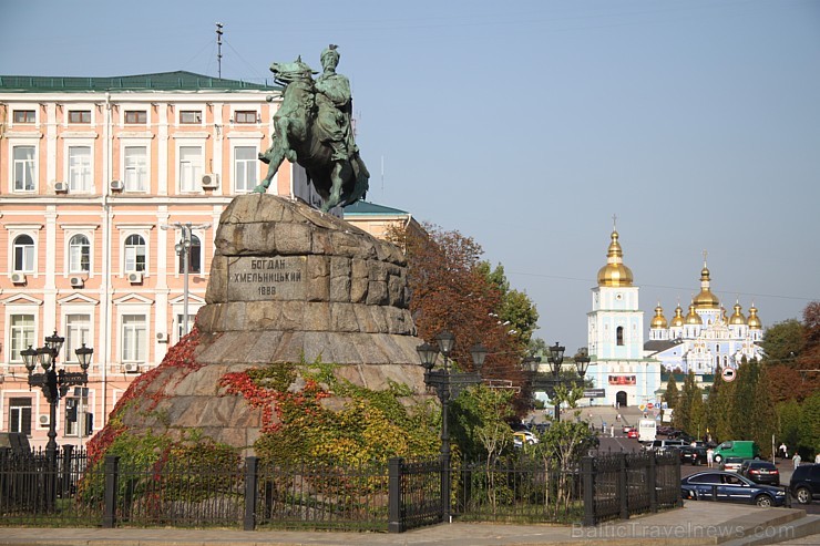 Travelnews.lv apmeklē Mihaila Zeltkupolu katedrāli Kijevā. Vairāk informācijas - www.kyivcity.travel Travelnews.lv apmeklē Mihaila Zeltkupolu katedrāli Kijevā. Vairāk informācijas - www.kyivcity.travel 163040