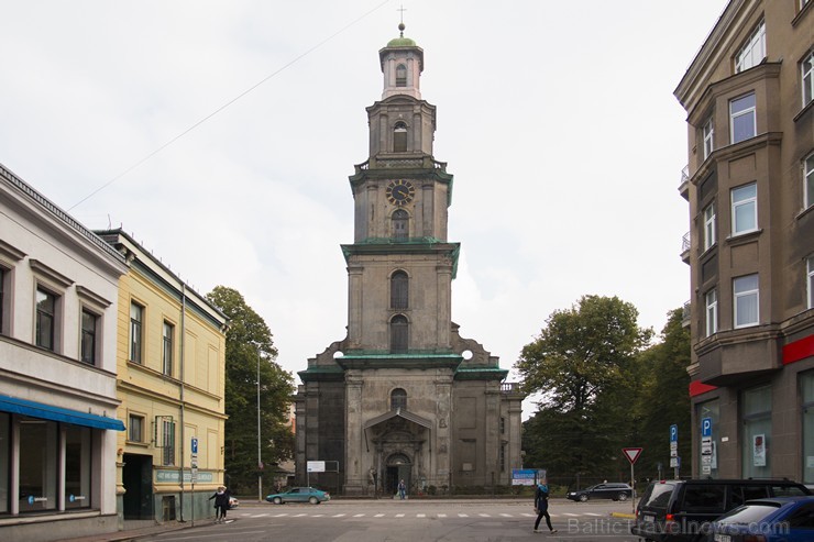 Katedrāles pamatakmens likts 1742.gadā.Tā celta Liepājas vācu draudzei. Katedrāle iesvētīta jau 1758.gadā, bet celtniecība pilnībā pabeigta tikai 1866 Katedrāles pamatakmens likts 1742.gadā.Tā celta Liepājas vācu draudzei. Katedrāle iesvētīta jau 1758.gadā, bet celtniecība pilnībā pabeigta tikai 1866 163882